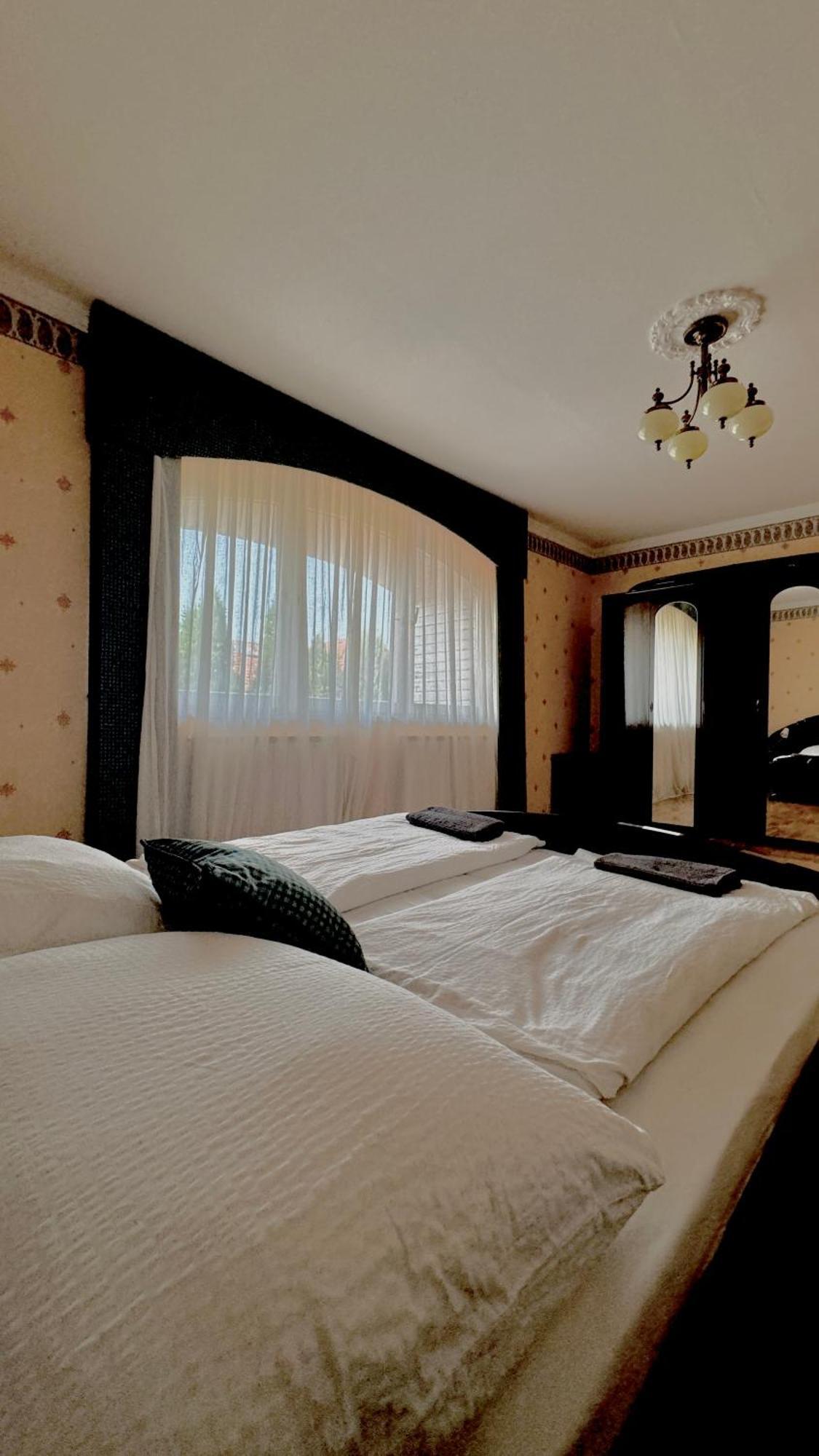 5 Haloszobas Wellness Vip House - Privat Medence Siófok Extérieur photo